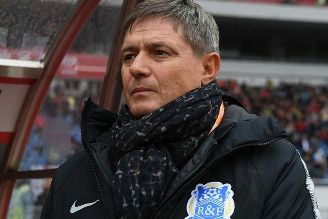 转会期亚冠传出新动向，托特纳姆主帅复盘，管理层表态——球迷炸锅，资深球员宣示担当的简单介绍